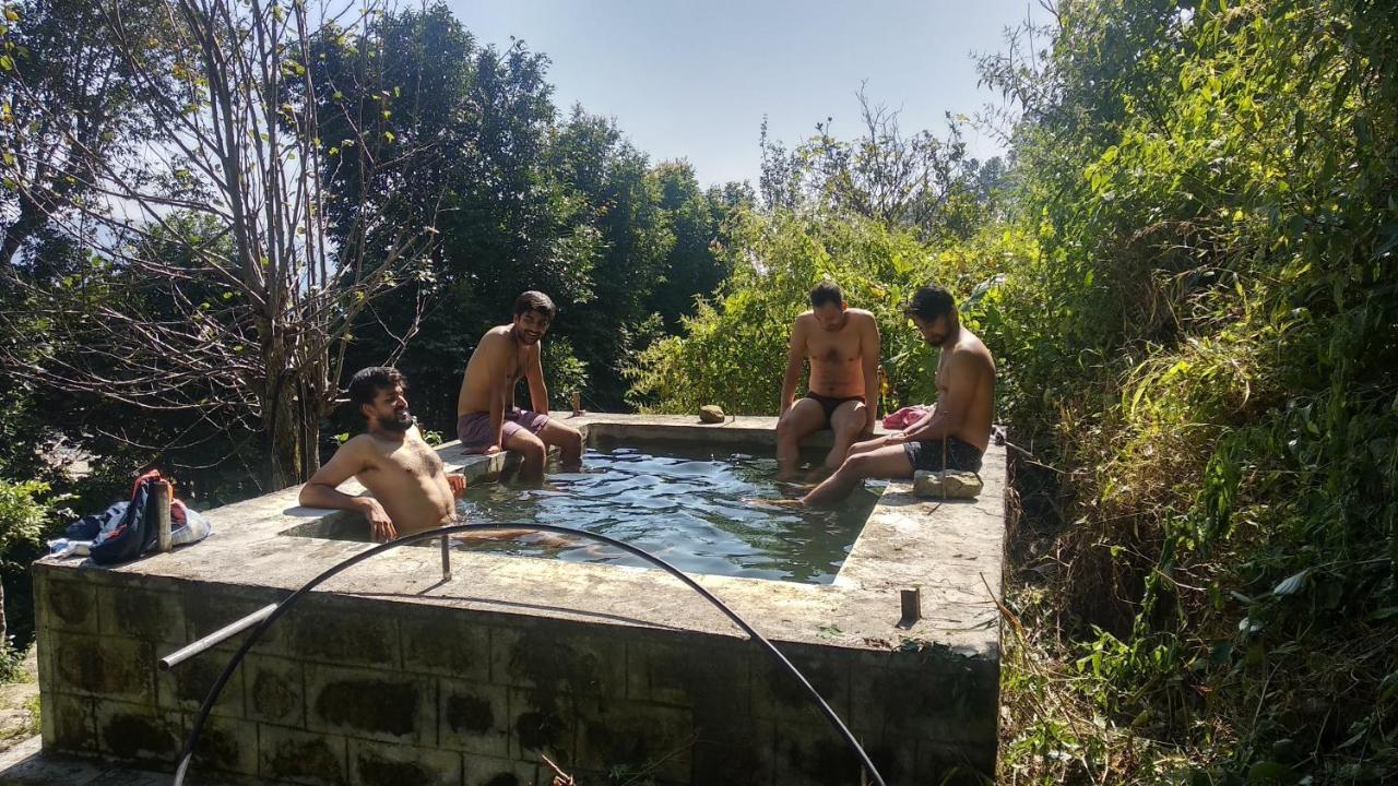 Vista Hostel Jeolikote, Nainital Patwa Dunga Eksteriør bilde